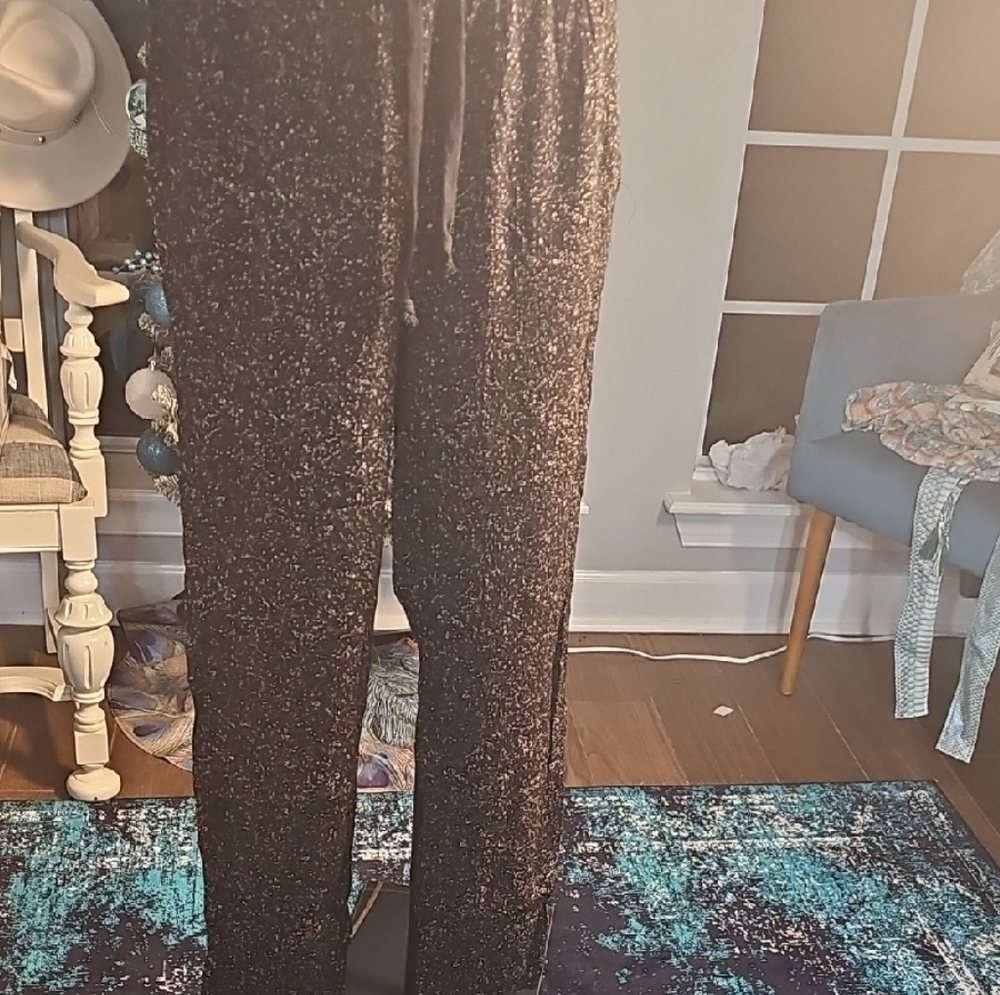 Knot Sisters Black Joggers with High-Waisted Design